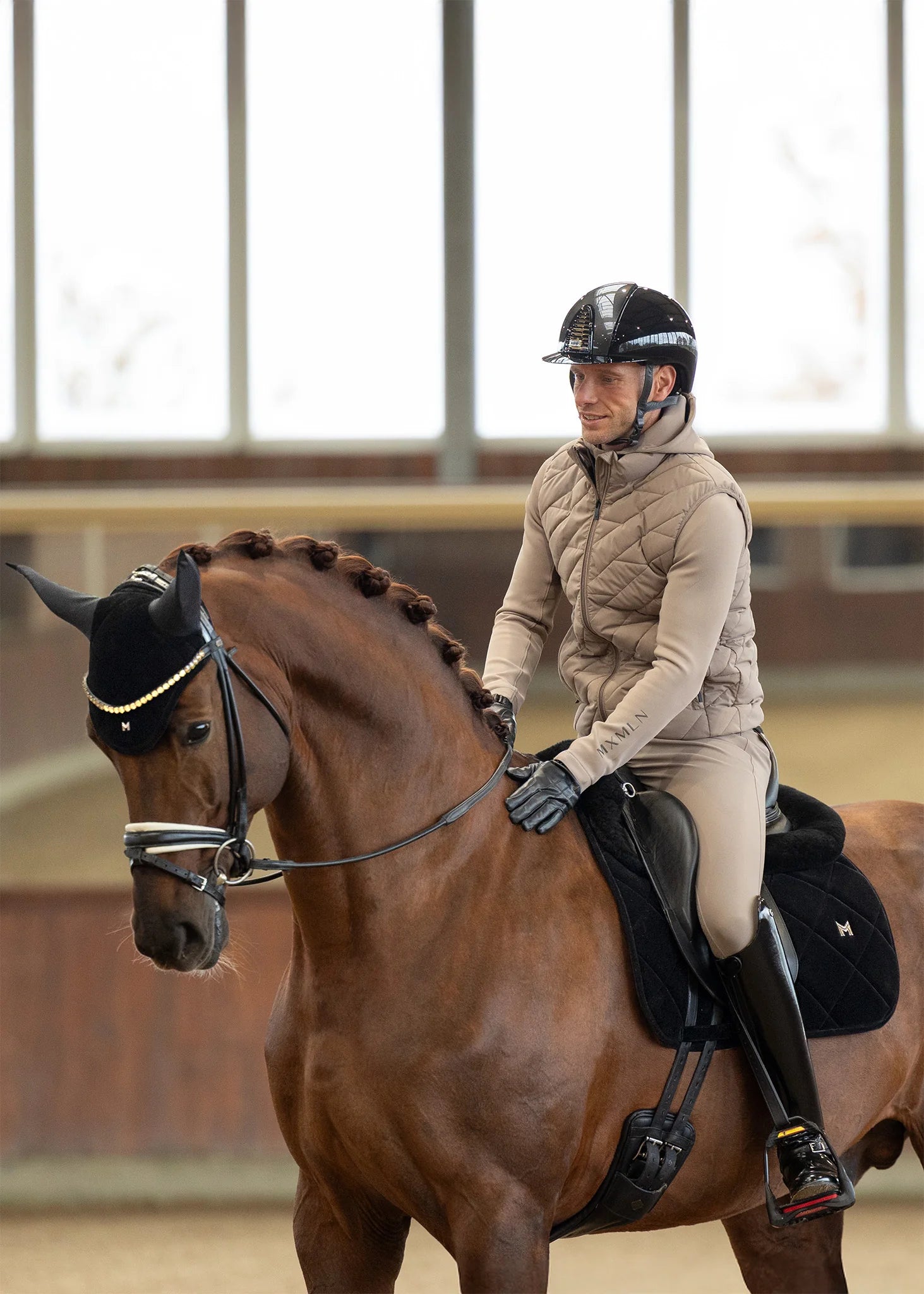 Velvet Dressage Saddle Pad (Black)