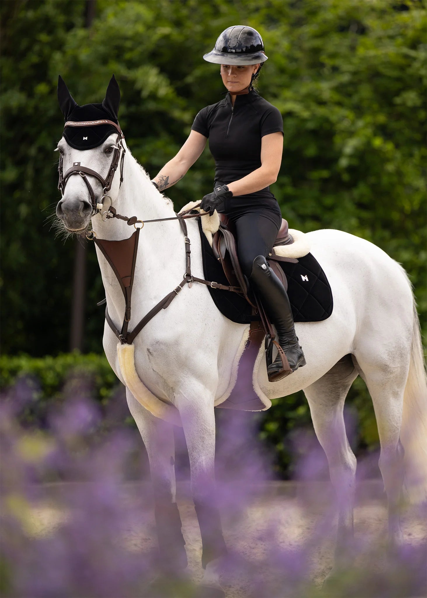 Velvet Jumping Saddle Pad (Black)