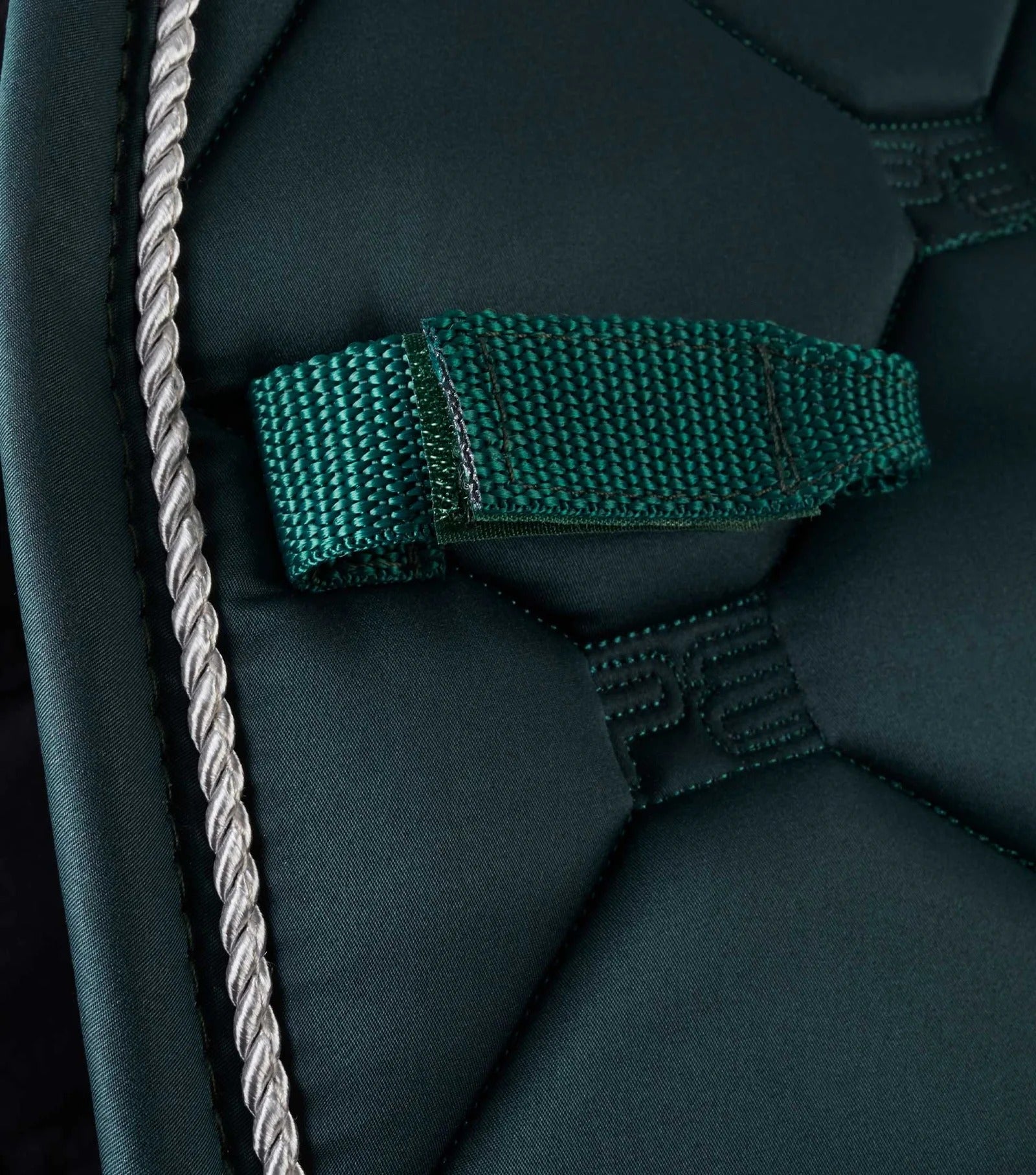 Saltare Close Contact Dressage Square Olive