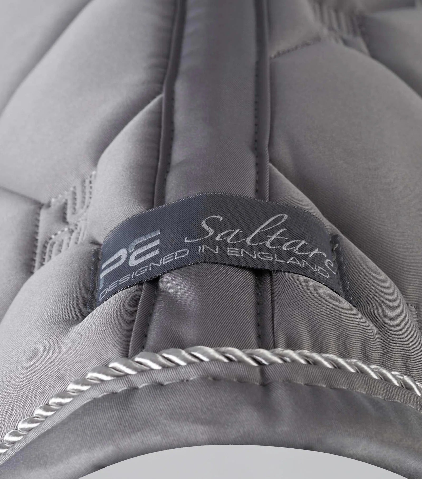 Saltare Close Contact Dressage Square Grey